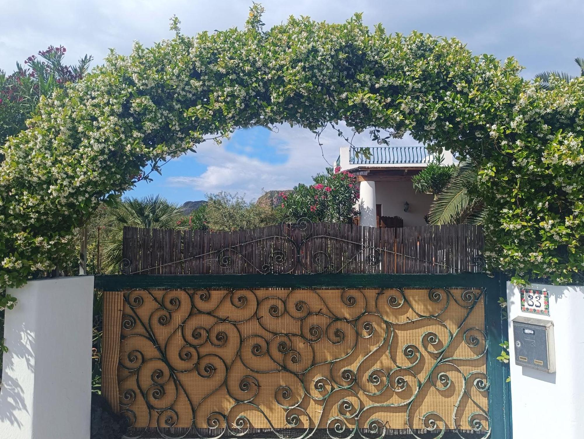 فيلا Garden & Sea فولكانو المظهر الخارجي الصورة